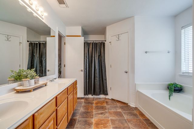 518 Lone Star Street, Joshua, TX 76058