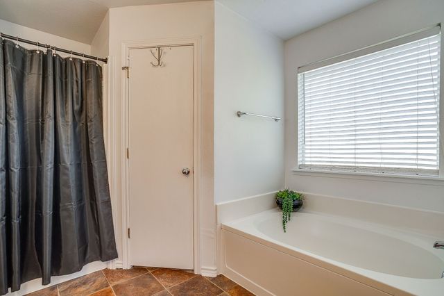 518 Lone Star Street, Joshua, TX 76058
