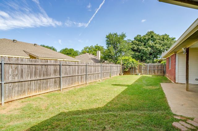 518 Lone Star Street, Joshua, TX 76058