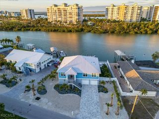 8425 Lagoon RD, Fort Myers Beach, FL 33931
