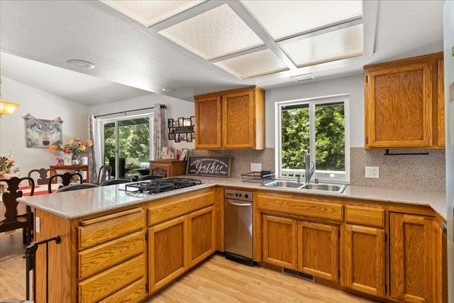 12709 Francis Dr, Grass Valley, CA 95949