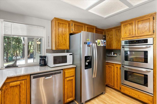 12709 Francis Dr, Grass Valley, CA 95949