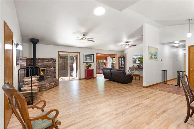 12709 Francis Dr, Grass Valley, CA 95949