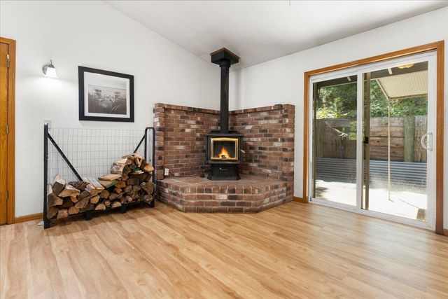 12709 Francis Dr, Grass Valley, CA 95949