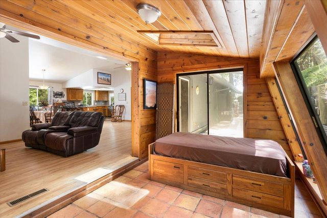12709 Francis Dr, Grass Valley, CA 95949