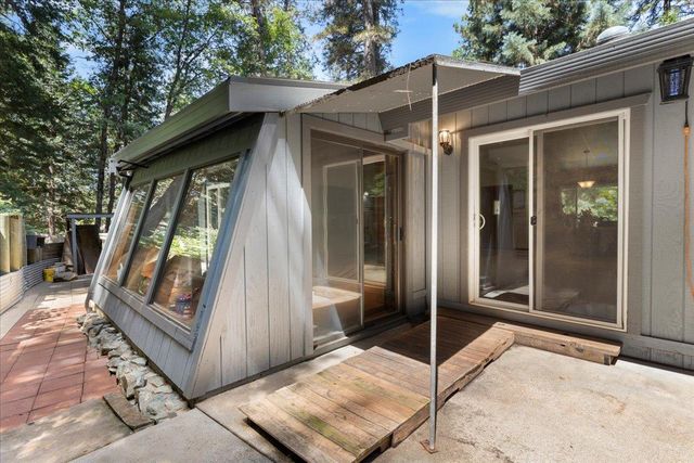 12709 Francis Dr, Grass Valley, CA 95949