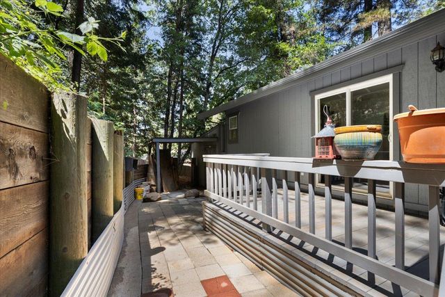 12709 Francis Dr, Grass Valley, CA 95949