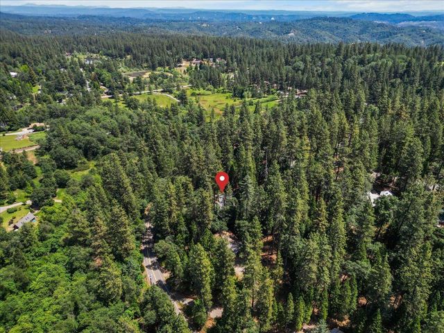 12709 Francis Dr, Grass Valley, CA 95949