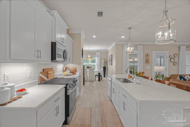 1947 Refuge Cir, Gulf Breeze, FL 32563