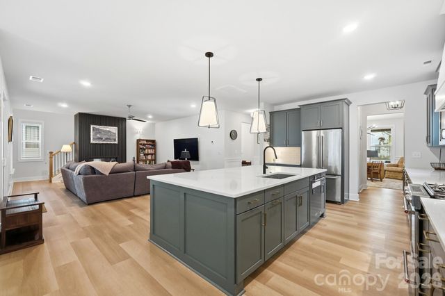3041 Kinger Lane, Matthews, NC 28105