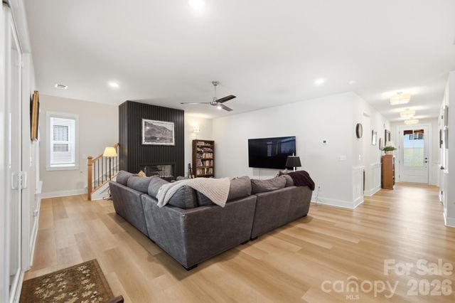 3041 Kinger Lane, Matthews, NC 28105