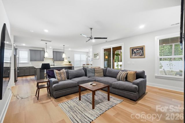 3041 Kinger Lane, Matthews, NC 28105
