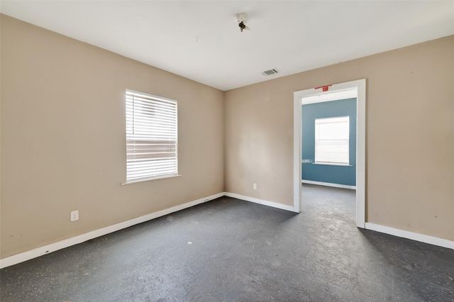 7411 Highway 36, Jones Creek, TX 77541