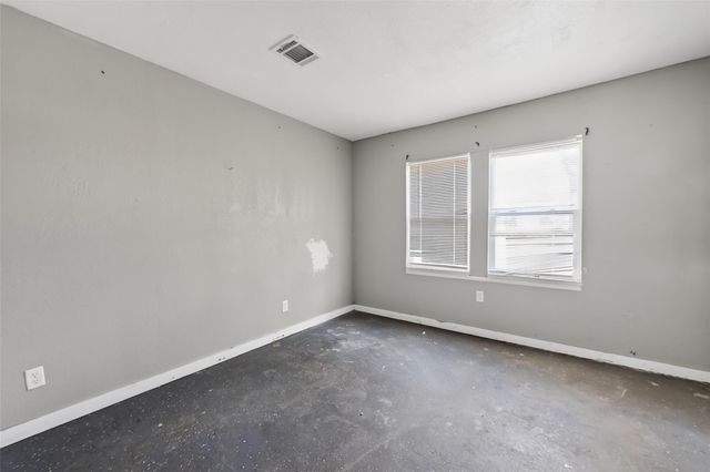 7411 Highway 36, Jones Creek, TX 77541