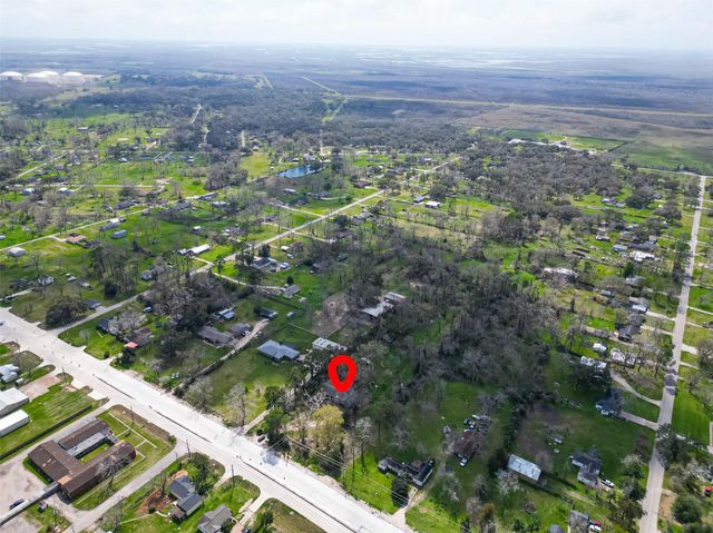 7411 Highway 36, Jones Creek, TX 77541