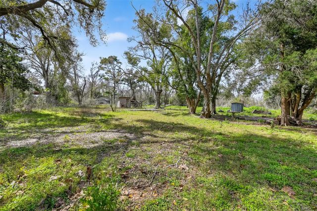 7411 Highway 36, Jones Creek, TX 77541
