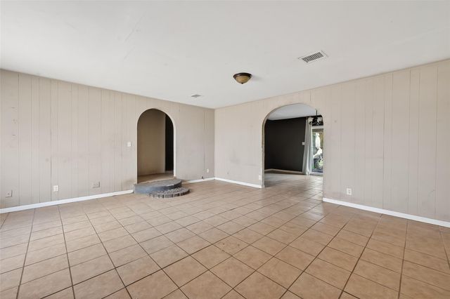 7411 Highway 36, Jones Creek, TX 77541