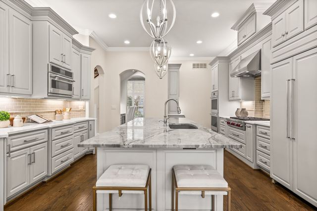 48 Kennington Court, Dallas, TX 75248