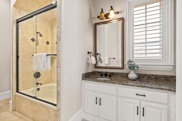 48 Kennington Court, Dallas, TX 75248