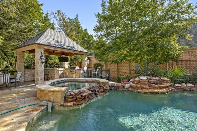 48 Kennington Court, Dallas, TX 75248