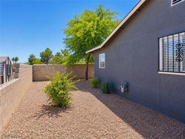 2870 South Sandhill Road, Las Vegas, NV 89121