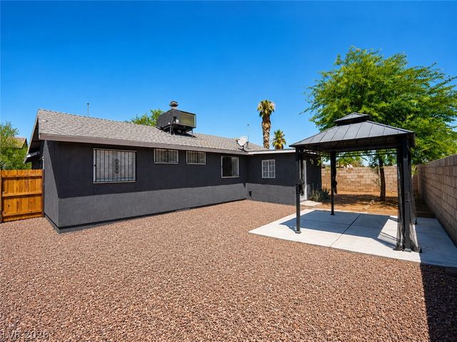 2870 South Sandhill Road, Las Vegas, NV 89121