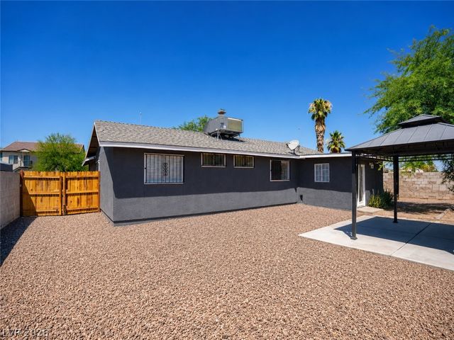 2870 South Sandhill Road, Las Vegas, NV 89121