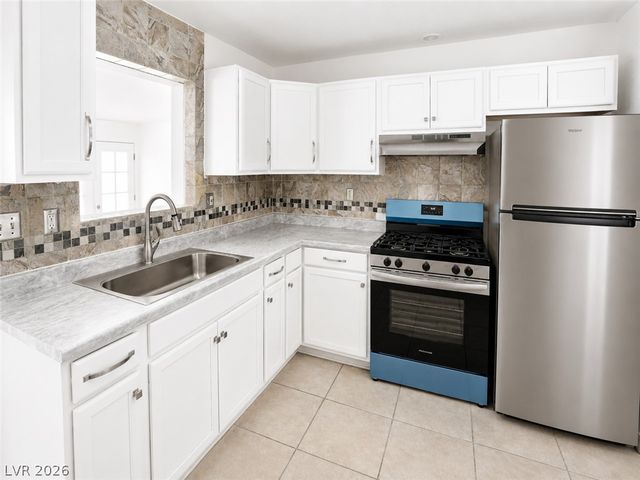 2870 South Sandhill Road, Las Vegas, NV 89121