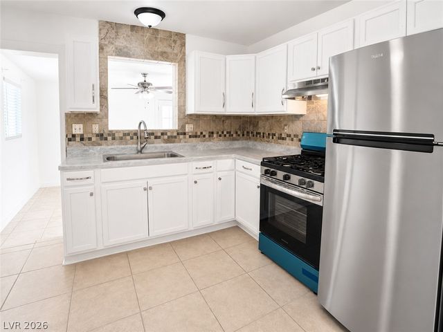 2870 South Sandhill Road, Las Vegas, NV 89121
