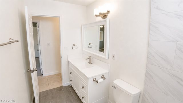 2870 South Sandhill Road, Las Vegas, NV 89121