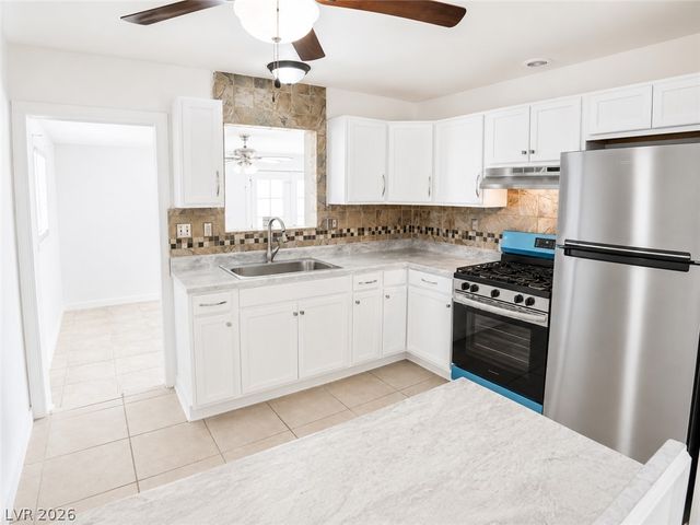 2870 South Sandhill Road, Las Vegas, NV 89121