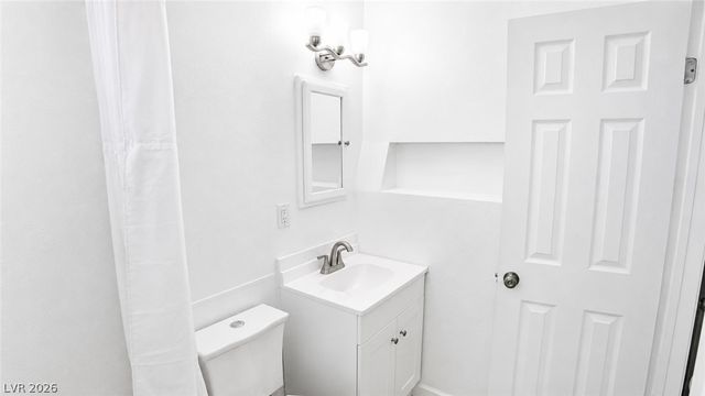 2870 South Sandhill Road, Las Vegas, NV 89121