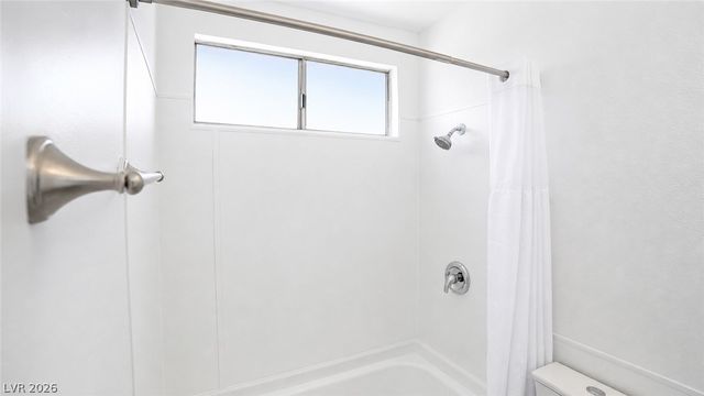 2870 South Sandhill Road, Las Vegas, NV 89121