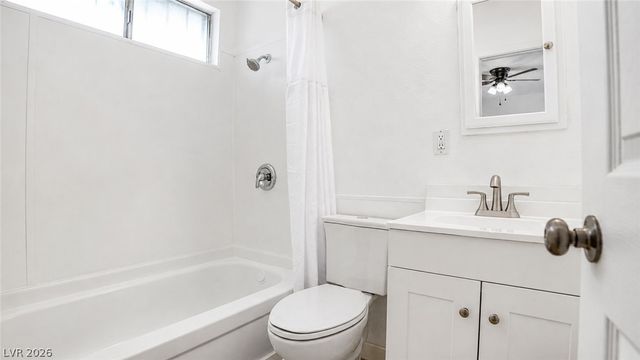2870 South Sandhill Road, Las Vegas, NV 89121