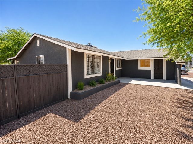2870 South Sandhill Road, Las Vegas, NV 89121