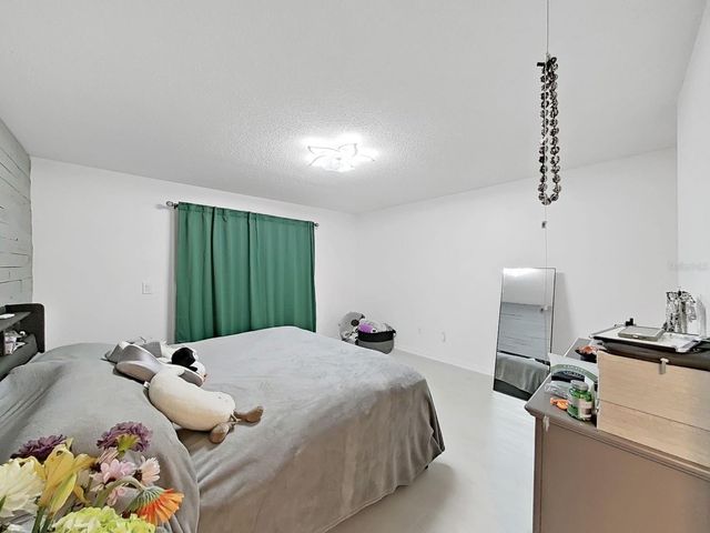 18126 PARADISE POINT DRIVE, Tampa, FL 33647