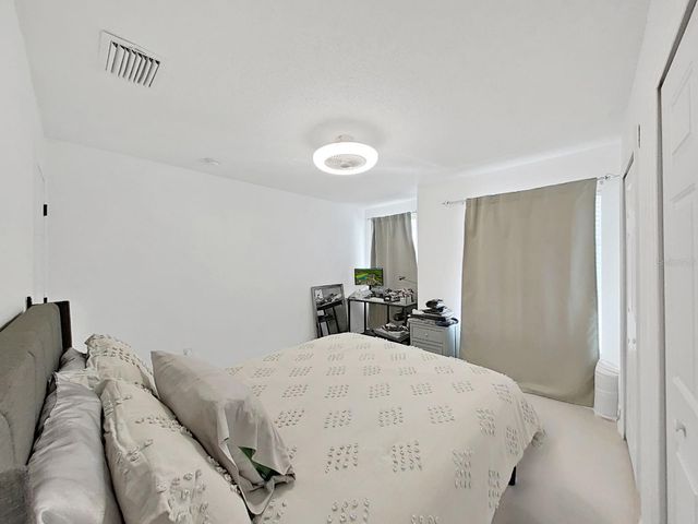 18126 PARADISE POINT DRIVE, Tampa, FL 33647