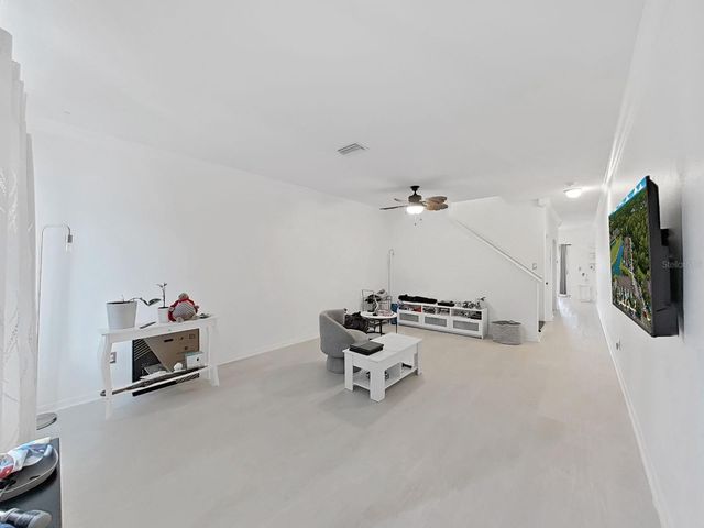 18126 PARADISE POINT DRIVE, Tampa, FL 33647