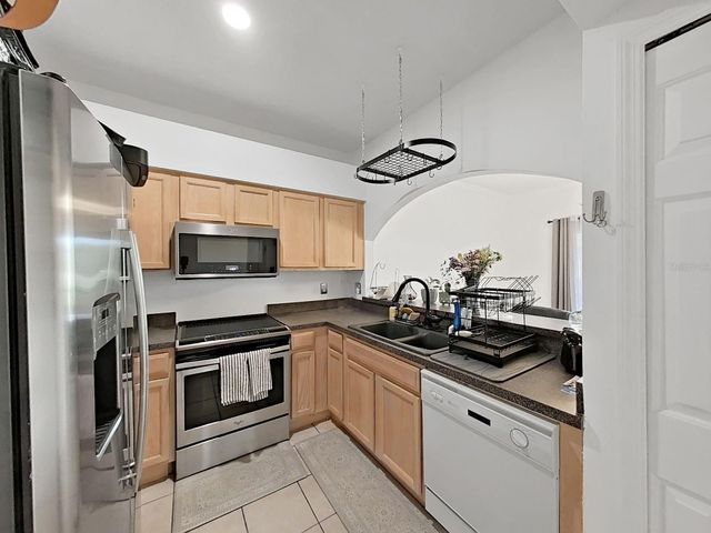 18126 PARADISE POINT DRIVE, Tampa, FL 33647