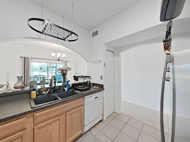 18126 PARADISE POINT DRIVE, Tampa, FL 33647