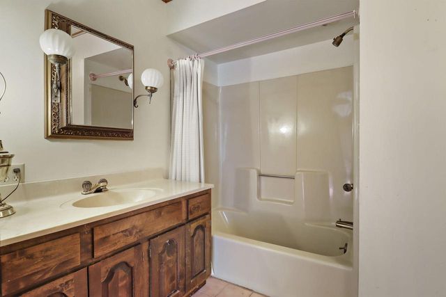 12111 28th AVENUE, Pleasant Prairie, WI 53158