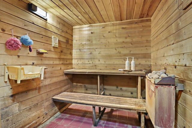 12111 28th AVENUE, Pleasant Prairie, WI 53158