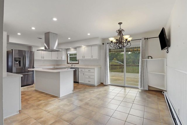 12111 28th AVENUE, Pleasant Prairie, WI 53158