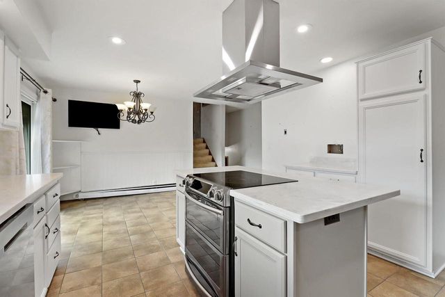 12111 28th AVENUE, Pleasant Prairie, WI 53158