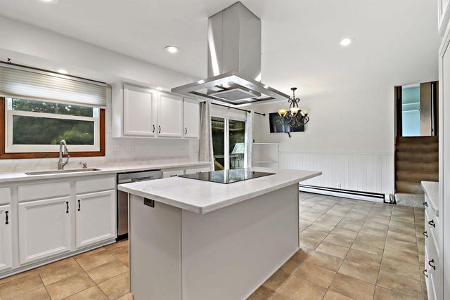 12111 28th AVENUE, Pleasant Prairie, WI 53158