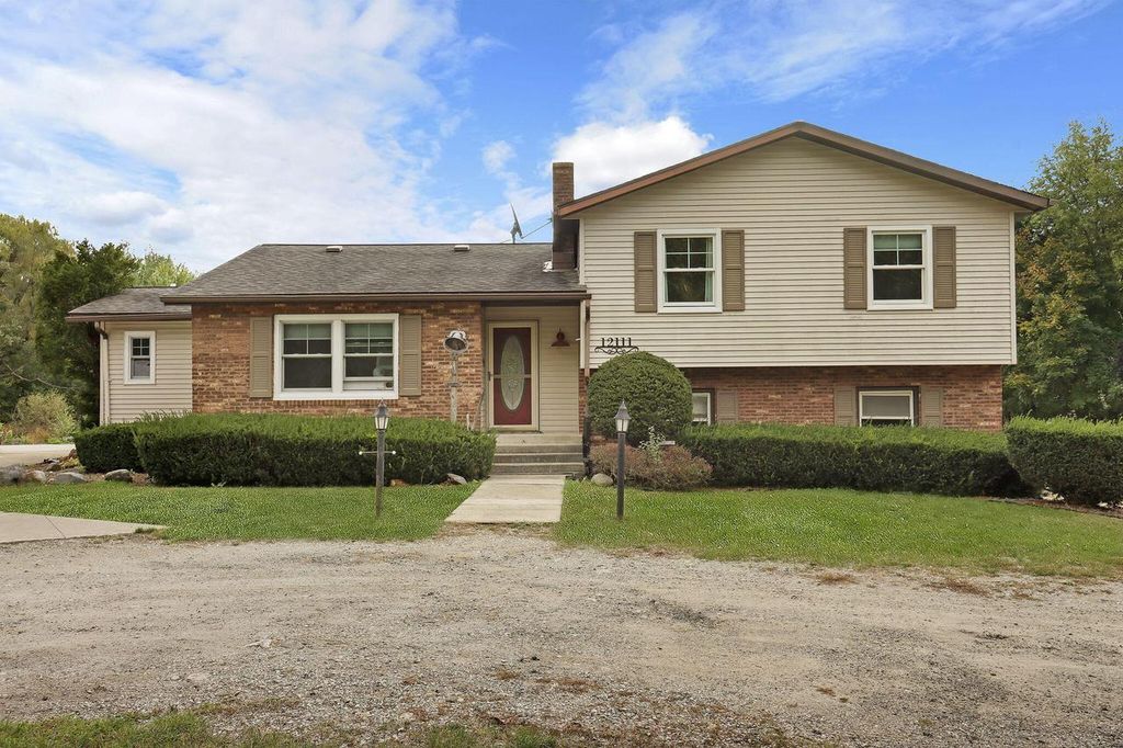 12111 28th AVENUE, Pleasant Prairie, WI 53158