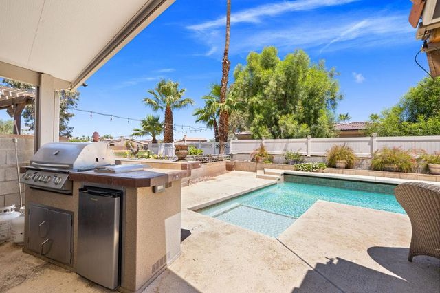 77170 Indiana Avenue, Palm Desert, CA 92211