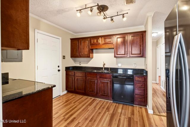 2406 8th Street, Pascagoula, MS 39567