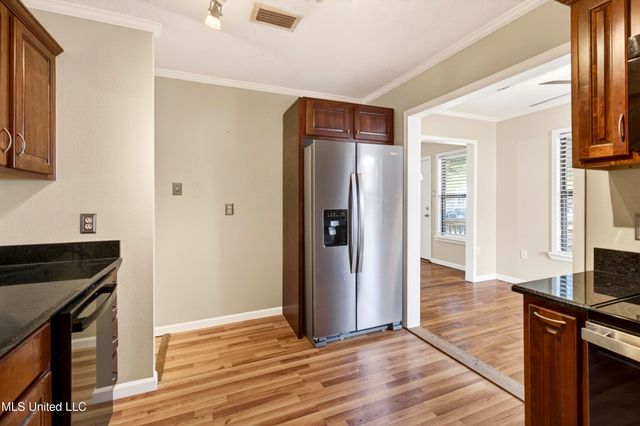 2406 8th Street, Pascagoula, MS 39567