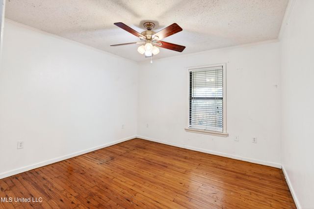 2406 8th Street, Pascagoula, MS 39567